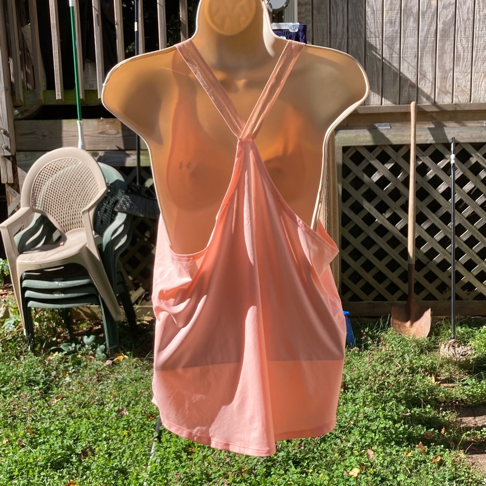 UNDER ARMOUR Heat Gear Loose Fit Lightweight Peach Tank Top Womens Large - Picture 3 of 9
